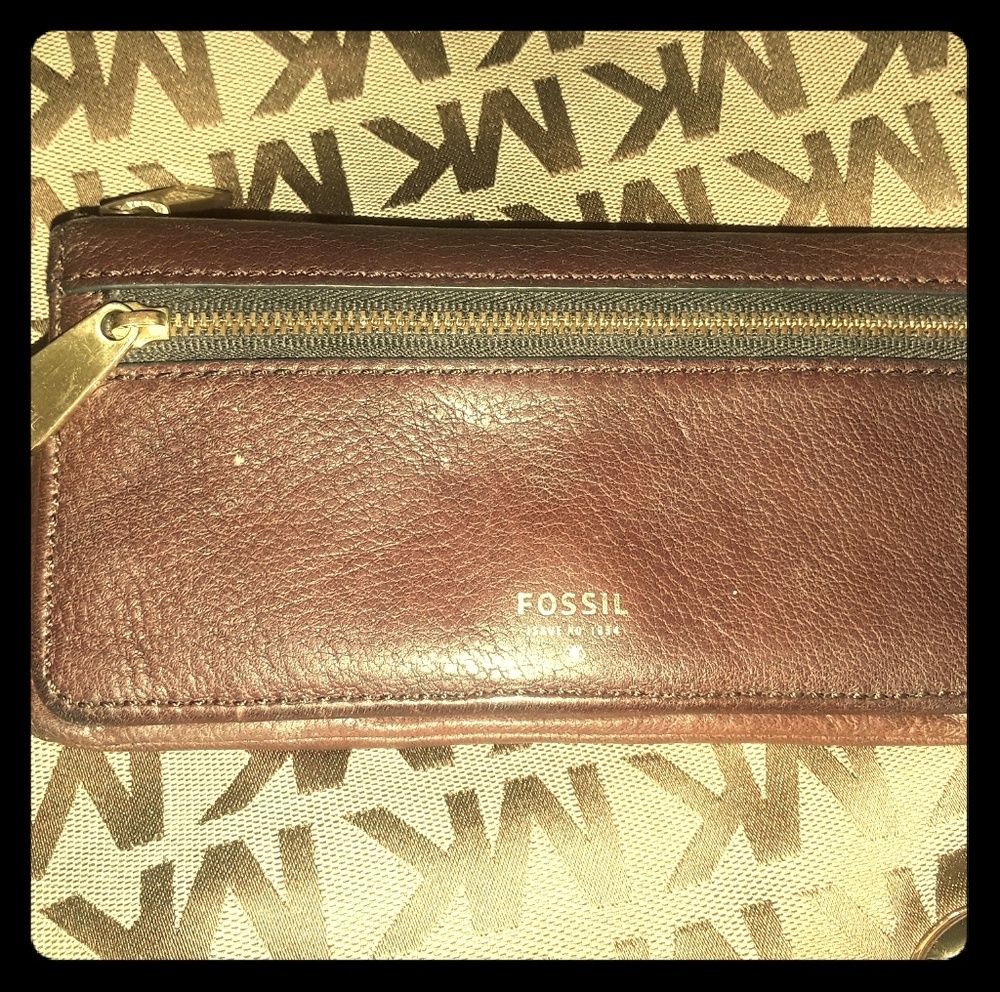 Authentic Fossil Wallet. 4"H × 7"L